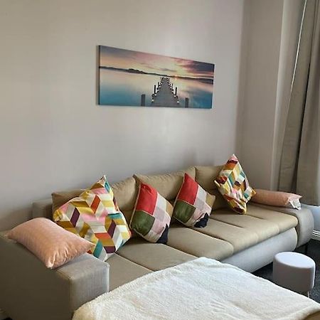 Spacious One Bedroom Flat, Entire Property. Greenock Exterior foto
